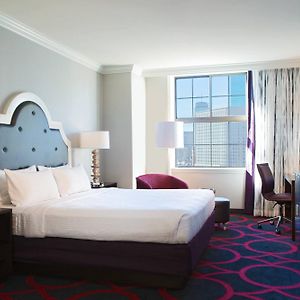 Executive Level Room Guest room 1 King High floor